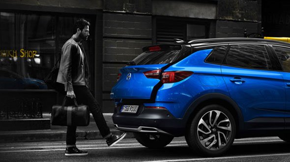 Opel Grandland Інтелектуальна система відкривання дверей багажника